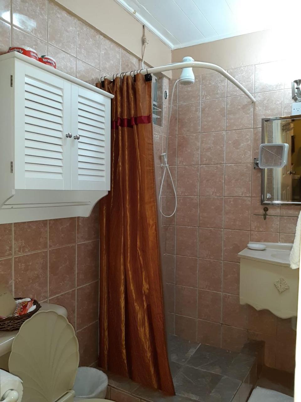 Narakiel'S Inn Roseau Ngoại thất bức ảnh