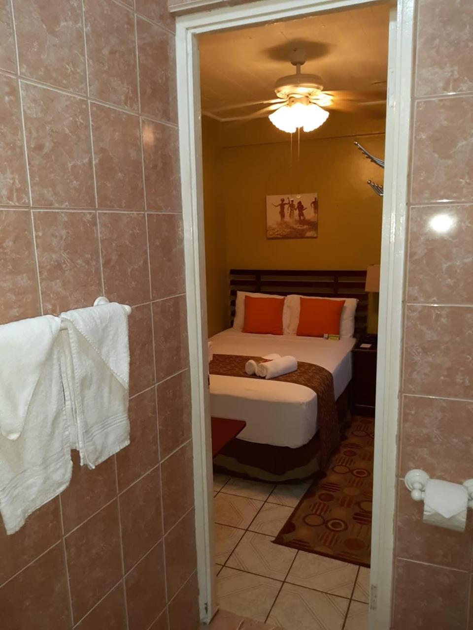 Narakiel'S Inn Roseau Ngoại thất bức ảnh