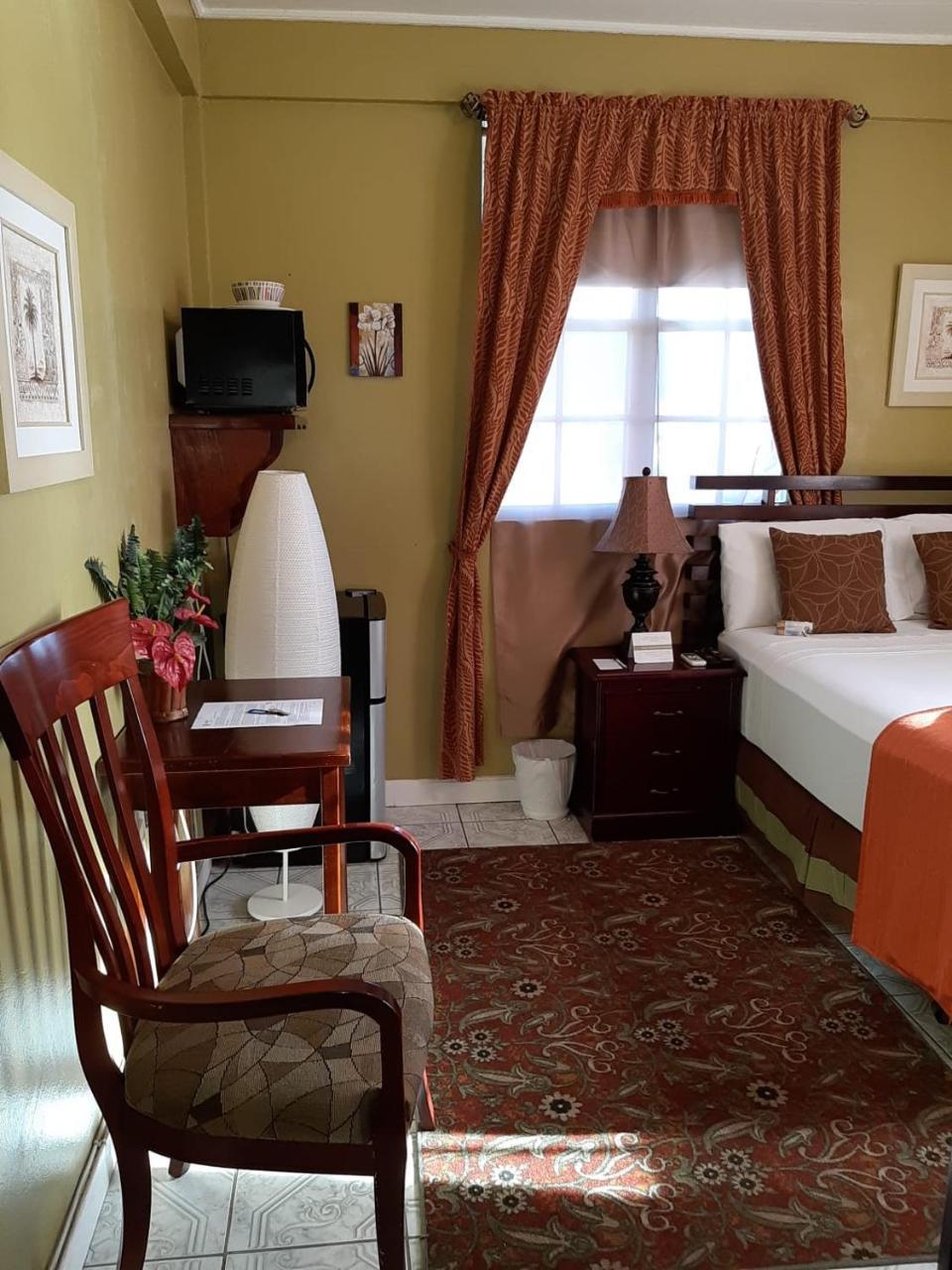 Narakiel'S Inn Roseau Ngoại thất bức ảnh
